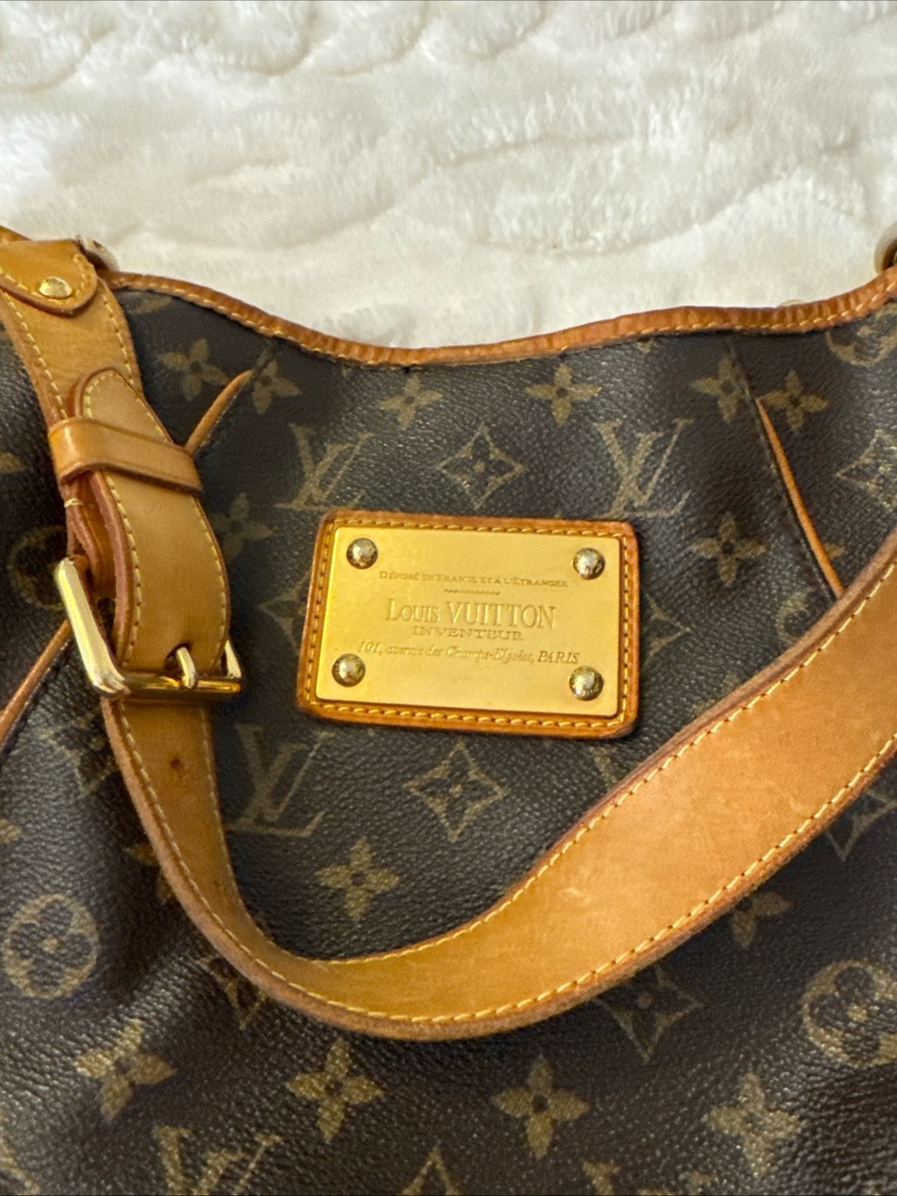 Louis Vuitton Galleria PM Brown Monogram Hobo Shoulder Bag with Tan Trim - Picture 11 of 16